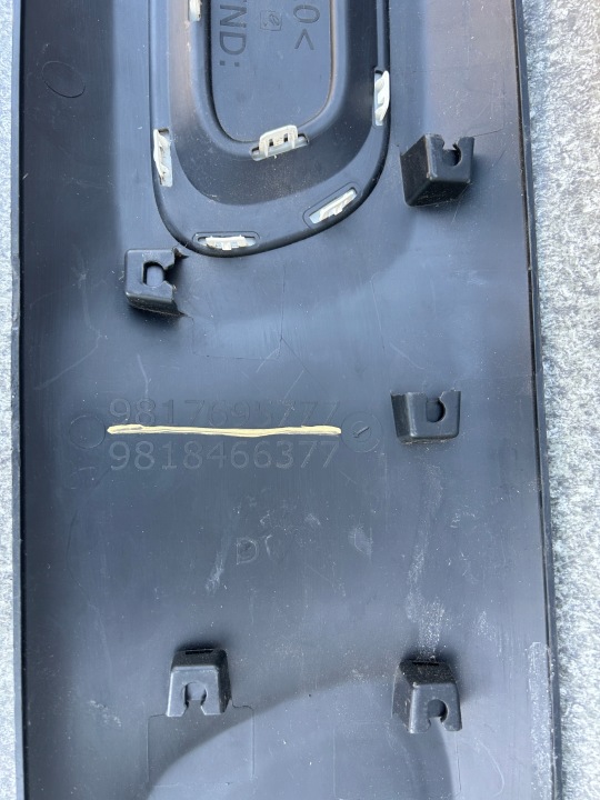 MOULURE PORTES DROITE AVANT BERLINGO IV PARTENAIRE 4 COMBO E 9817695777