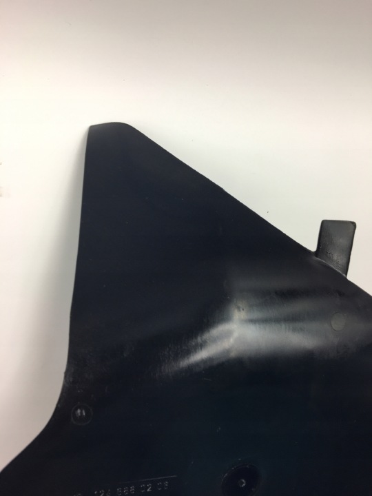 PLASTIQUE PROTECTION SEUIL MONTANTS NOIRE MERCEDES W124 1246880206 OE