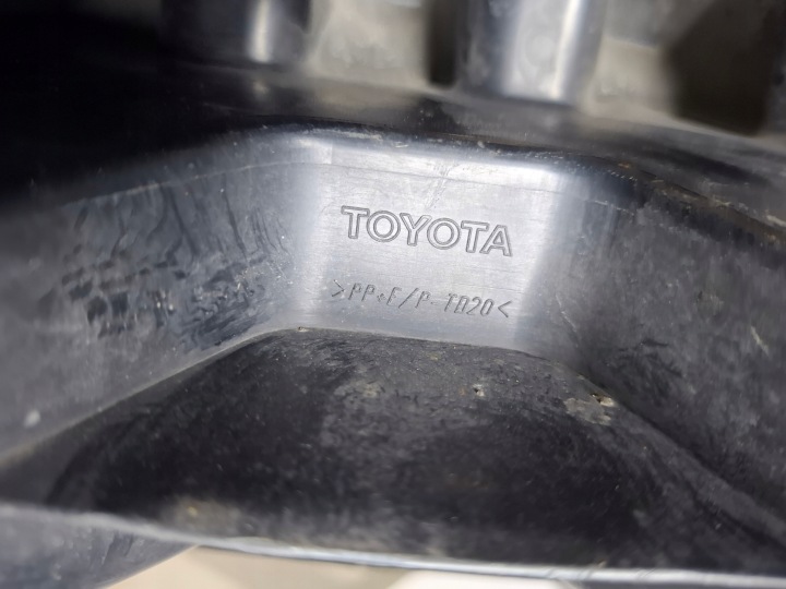 TOYOTA YARIS III CALANDRE GRILLE 53111-0D370