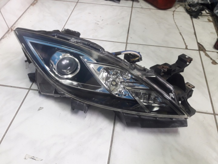 MAZDA 6 GH 2007-2010 PHARE DROITE XÉNON COMPLÈTE EN BON ÉTAT EUROPE