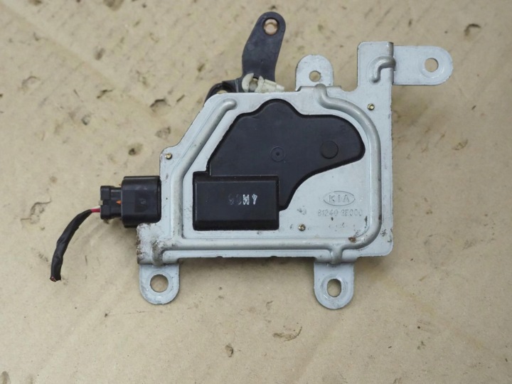 KIA SORENTO 1 I SERVOMOTEUR SERRURE ARRIÈRE COUVERCLES DE COFFRE 81240-3E000