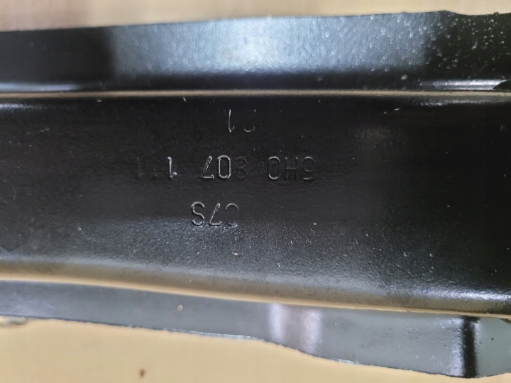 RENFORCEMENT POUTRE PARE-CHOCS AVANT VW GOLF VIII 2019-