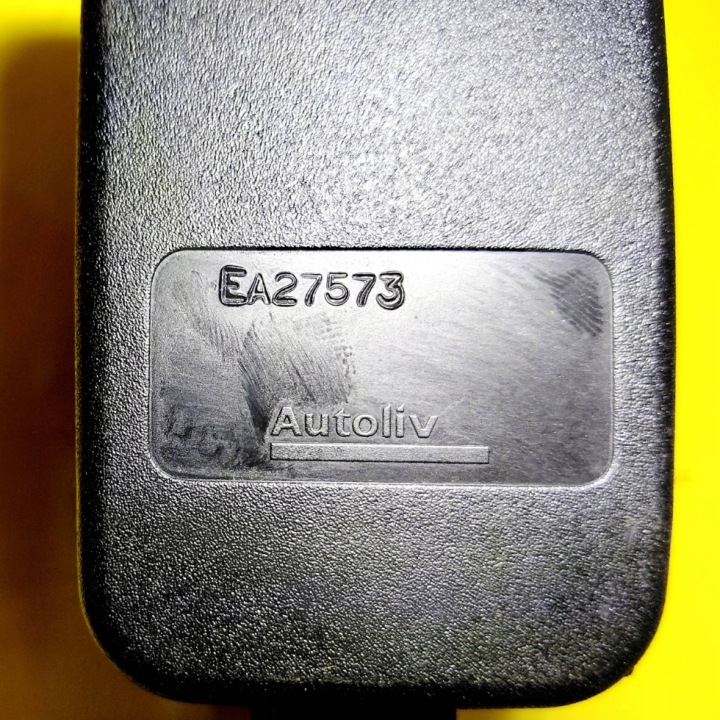 AGRAFE COURROIE SÉCURITÉ MILIEU ARRIÈRE PEUGEOT 307 EA27573 NR790