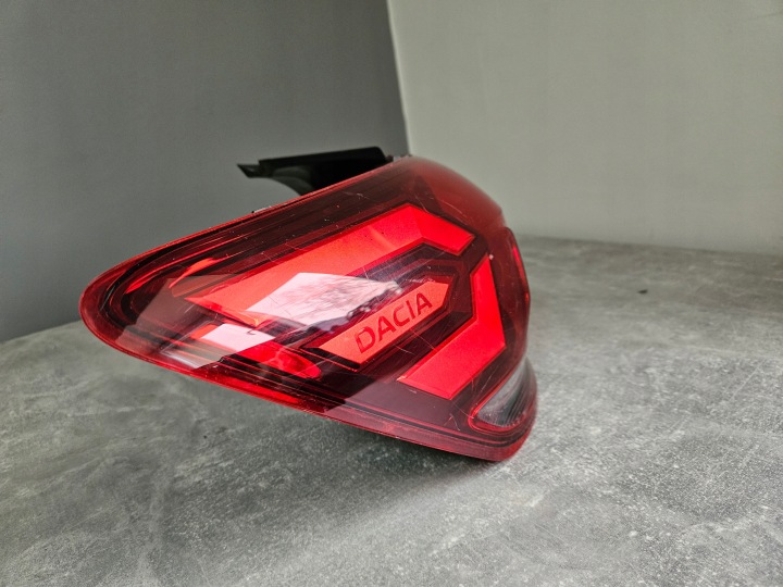 PHARE GAUCHE ARRIÈRE DACIA SANDERO III 265558235R