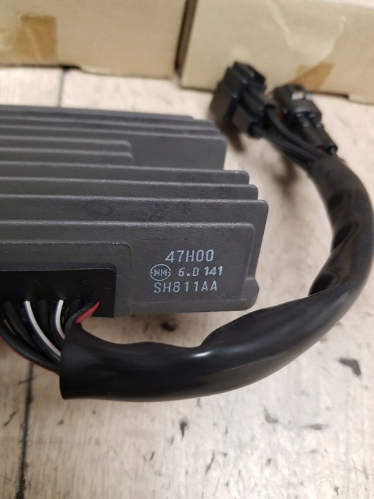 RÉGULATEUR TENSION SUZUKI GSX 1250 32800-47820-RX0