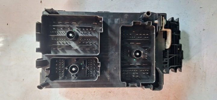 BOÎTE FUSIBLES OPEL ASTRA IV C11000139