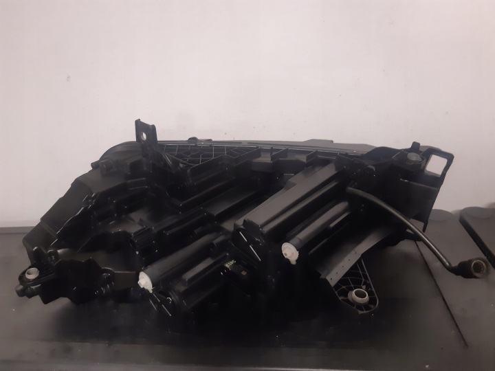 SKODA ENYAQ COMPLET LED DROITE 5LB 941 016G