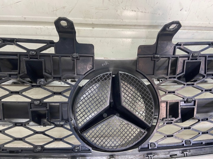 MERCEDES R CLASSE W251 R251 CALANDRE CALANDRE GRILLE AVANT RESTYLAGE A2518800383