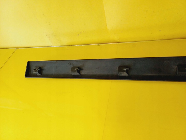 MOULURE PORTES DROIT AVANT RENAULT LAGUNA II 8200036021 NR427