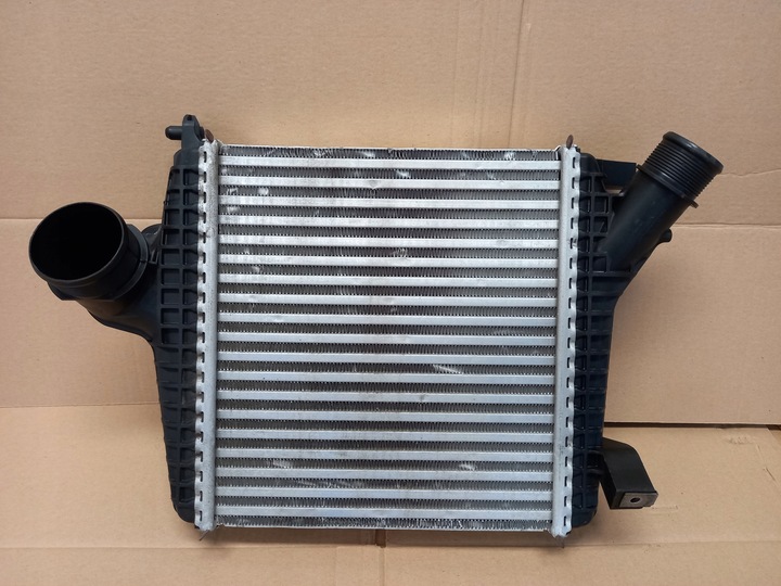 INTERCOOLER DERECHA AUDI Q8 Q7 TOUAREG CR 3.0 TFSI 4M0145804BR 