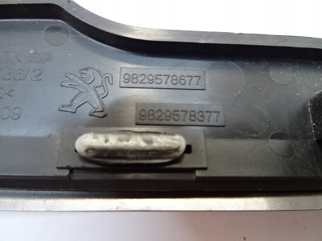 PEUGEOT 3008 II MOULURE DÉCOR CONSOLES TABLEAU DE BORD 9829578677