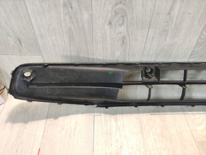 VOLKSWAGEN ID.3 CENTRALE GRILLE PARE-CHOCS AVANT 10A853677A
