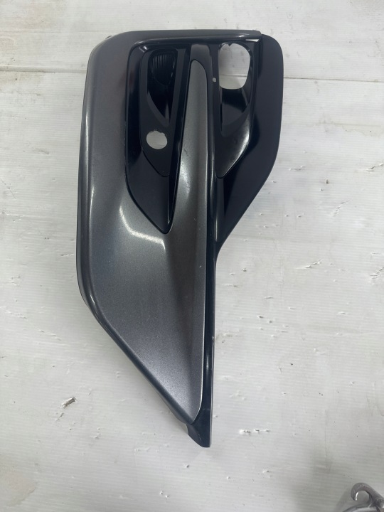 GRILLE CALANDRE DROITE SUR PHARES ANTIBROUILLARD FORD KUGA MK3 20-24ROK ST-LINE LV4B-17K946-S