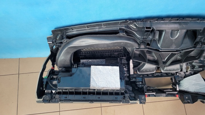 BMW 5' G31 518D TOURING 18R 2.0D TABLEAU DE BORD CONSOLE 9375427 9329497