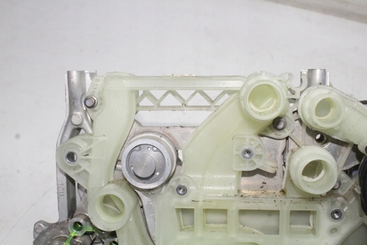 RÉSERVOIR D'EXPANSION LIQUIDE REFROIDISSEMENT TESLA MODÈLE 3 152300700E ÉLECTRIQUE