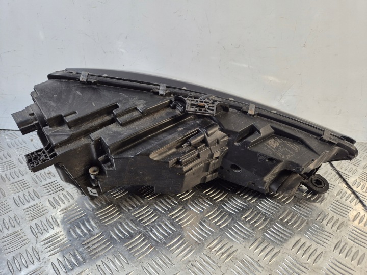 PHARE GAUCHE AVANT MATRIX AUDI A4 LIFT 8W0 8W0941035E