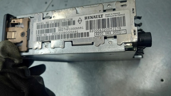 RADIO RENAULT LAGUNA II 1.9DCI 01R UNIVERSEL 8200063200