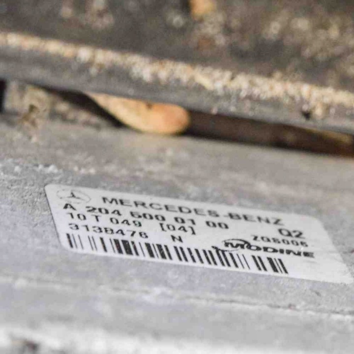 PIÈCES REFROIDISSEMENT MERCEDES-BENZ C (W204) A2045003703 4208606 2.0L 100KW