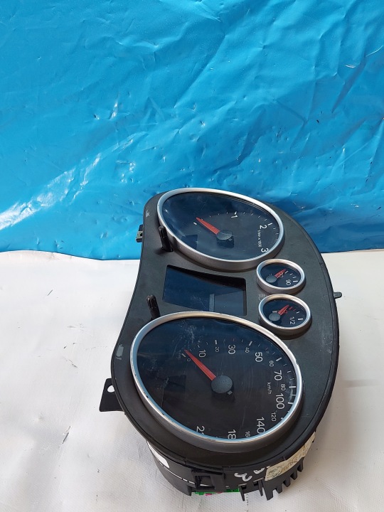 COMPTEUR COMPTEUR AUDI A2 8Z 1.4 TDI 8Z0920900M