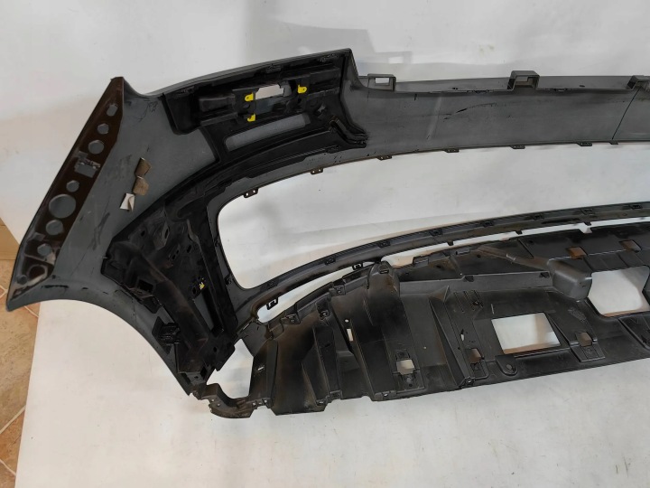 RANGE ROVER VOGUE L460 PARE-CHOCS AVANT EN BON ÉTAT RECOMMANDÉ