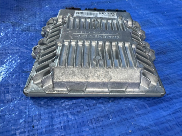 CONTRÔLEUR ORDINATEUR MOTEUR CITROEN C5 II 2.0 HDI 9663885680 9661642180