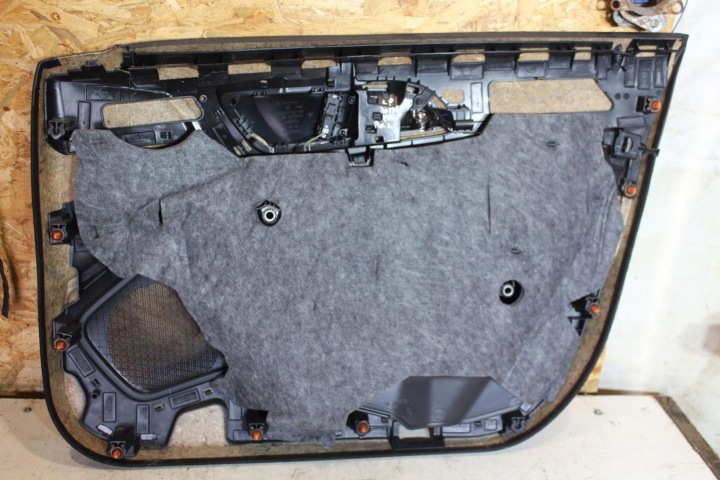 COLLECTEUR PORTES BRODERIE GAUCHE AVANT MERCEDES-BENZ A W176 2014