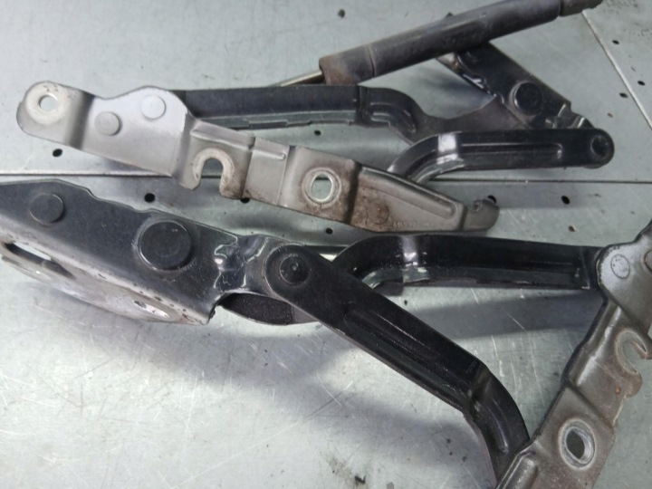 CHARNIÈRE COUVERCLES DE COFFRE AUDI A6 C5 98R BERLINE 1.9TDI 4B5827301