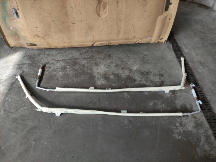 KIT POSTRZALOWY SKODA OCTAVIA II 1Z1857007 1K0909605S