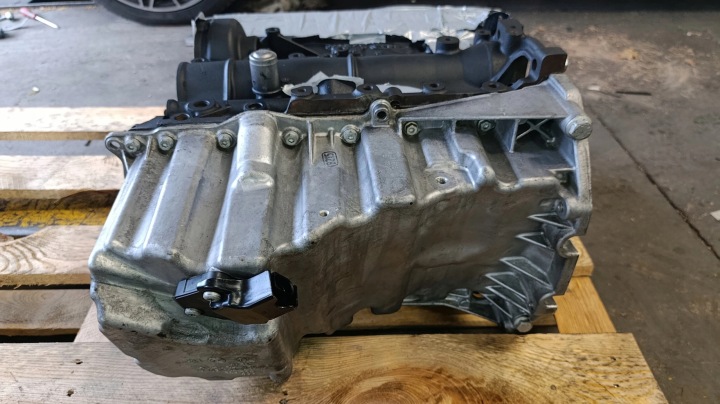 AUDI A4 8W 2.0 TDI MOTEUR BLOC POTEAU CULASSE DEU
