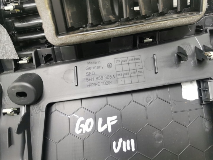 PROTECTION COLONNES VW GOLF VIII 5H0858560 EUROPE 20-24