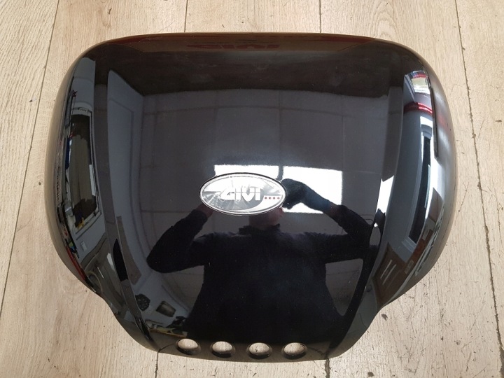 COUVERCLE REVÊTEMENT VERS COFFRE DE RANGEMENT CENTRAL V46 MONOKEY GIVI C46N902