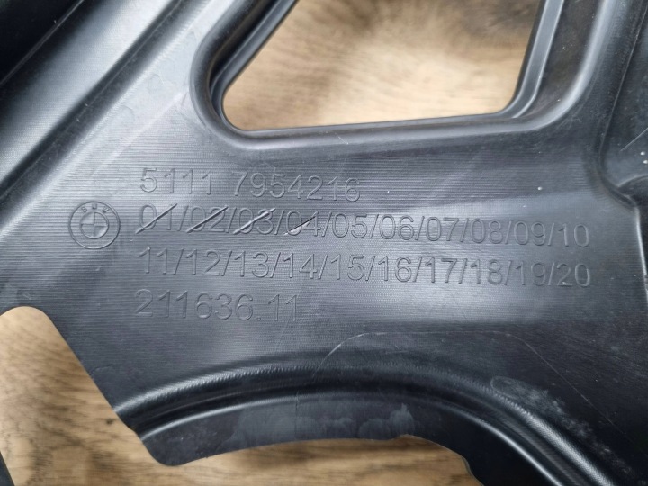 BMW X1 F48 F49 2019 AVANT CÔTÉ DROITE ÉLÉMENTS DE FIXATION