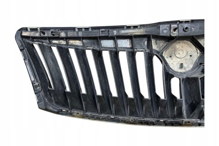 GRILLE SKODA OCTAVIA II COMBI (1Z5) 1Z0853661A 1.4L GASOLINE 2010