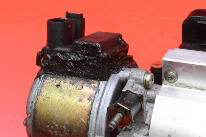 POMPE COMPRESSEUR SUSPENSIONS 9636716080 CITROEN C5 1 I 2.0 HDI 107 KM 01-04