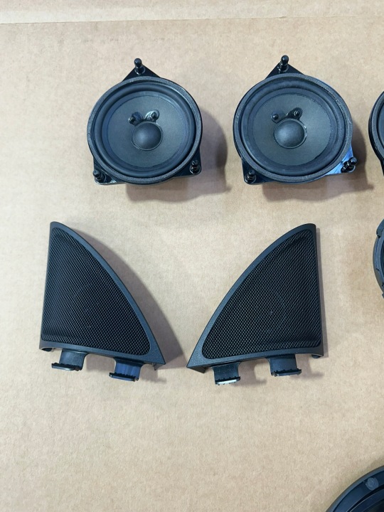HAUT-PARLEURS SONORISATION ENSEMBLE HAUT-PARLEURS MERCEDES E CLASSE W213 AVEC