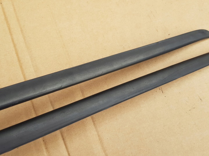 ENSEMBLE MOULURES VITRES SUPPORTS AVANT AUDI A3 8P 03-13 ORIGINAL BON ÉTAT