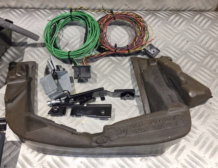 BMW 5 E60 E61 WYSLIETLACZ HEAD UP PROJECTEUR FAISCEAU DE CÂBLES POIGNÉES CHÂSSIS 9154603 JEU