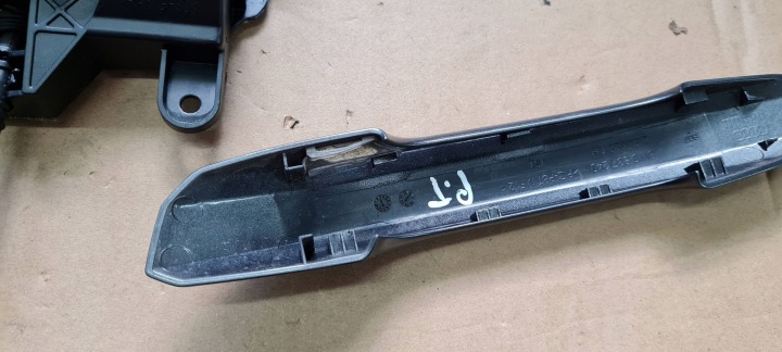 A5 8W LIFT POIGNÉE CHÂSSIS DROITE DROIT ARRIÈRE LZ7S SPORTBACK 8W0837240 A4 B9 8W