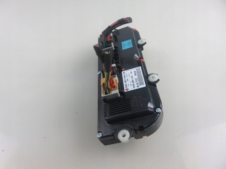 CLIMATISEUR VW PASSAT B7 VARIANT (365) 5K0907044FB
