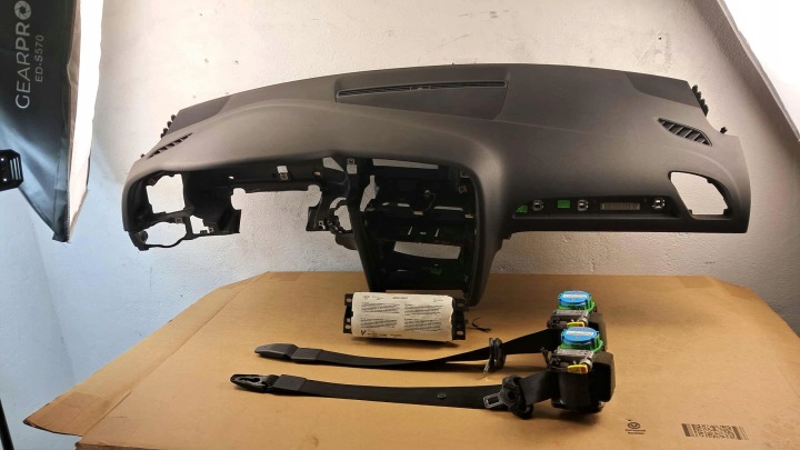 AUDI A4 B8 TABLEAU DE BORD CONSOLE COURROIES AIR BAG SOUL 07-12