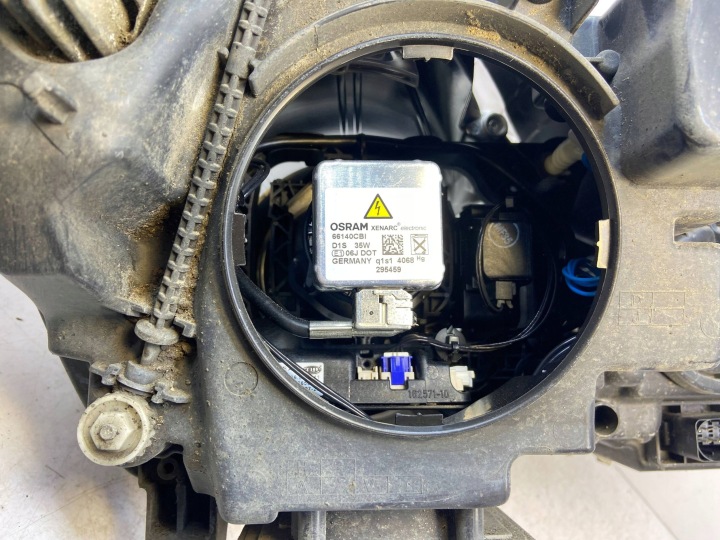 MERCEDES E W207 PROJECTEUR GAUCHE AVANT AVANT XÉNON ROTATIF A2078200159