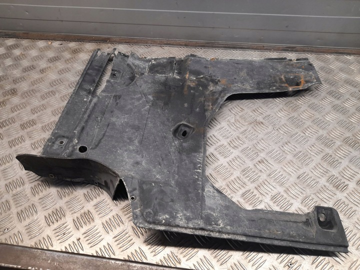 AUDI Q5 SQ5 80A825216A ARRIÈRE CÔTÉ DROITE PROTECTION ARRIÈRE CHÂSSIS