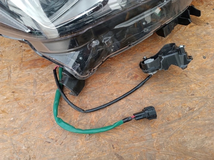 PHARE DROIT AVANT EUROPE LED 260105SH5A NISSAN LEAF II 2 17-