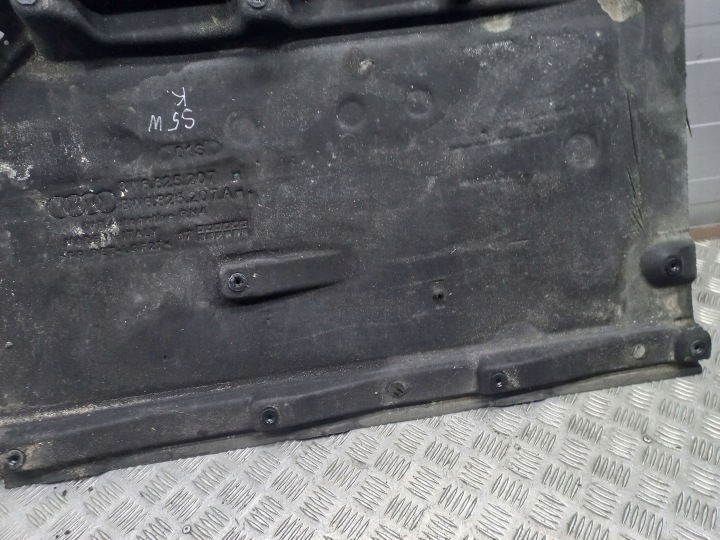 AUDI A5 2018 GAUCHE CÔTÉ PROTECTION CENTRALE CHÂSSIS