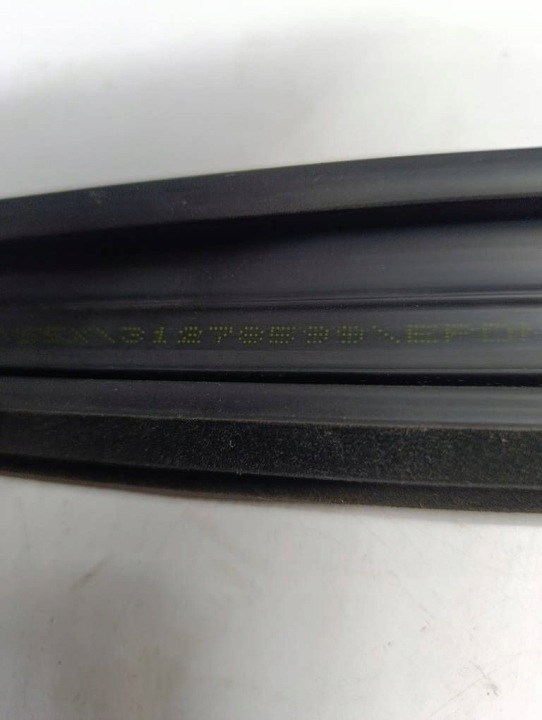 VOLVO V40 II 12-19 MOULURE JOINT D'ÉTANCHÉITÉ VITRES PORTES DROIT AVANT CHROME 31278599