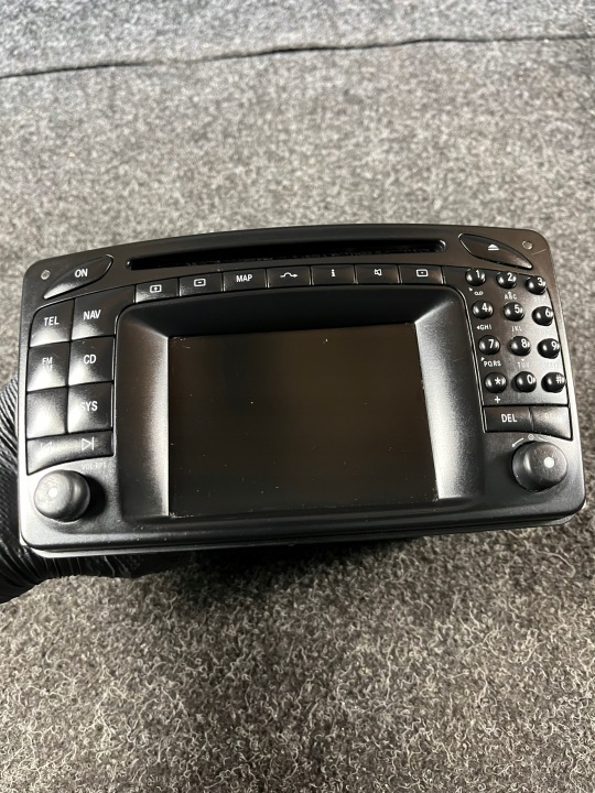 MERCEDES W209 CLK W203 RADIO NAVIGATION TEXTILE A2038209189