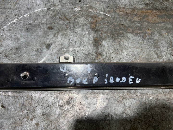 MERCEDES W447 GALET GUIDE BARRE DROITE GALET