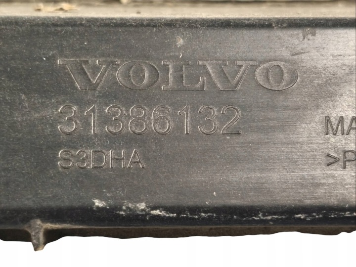 FIXATION SEUIL VOLVO S90 31386132 2.0L GASOLINE 132KW 2019