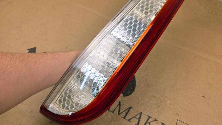 FORD FOCUS MK2 UNIVERSEL RESTYLAGE 07-11 R PHARE DROITE ARRIÈRE GARDE-BOUE DROIT ARRIÈRE EUROPE
