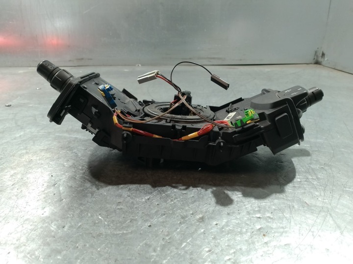 COMMUTATEUR COMPOSITE RENAULT CLIO III (05-09) 1.4 16V ESSENCE 8200245449